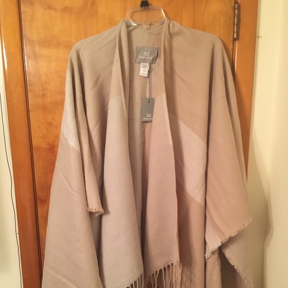 Cape/Scarf. Blush and beige - Picture 4 of 5